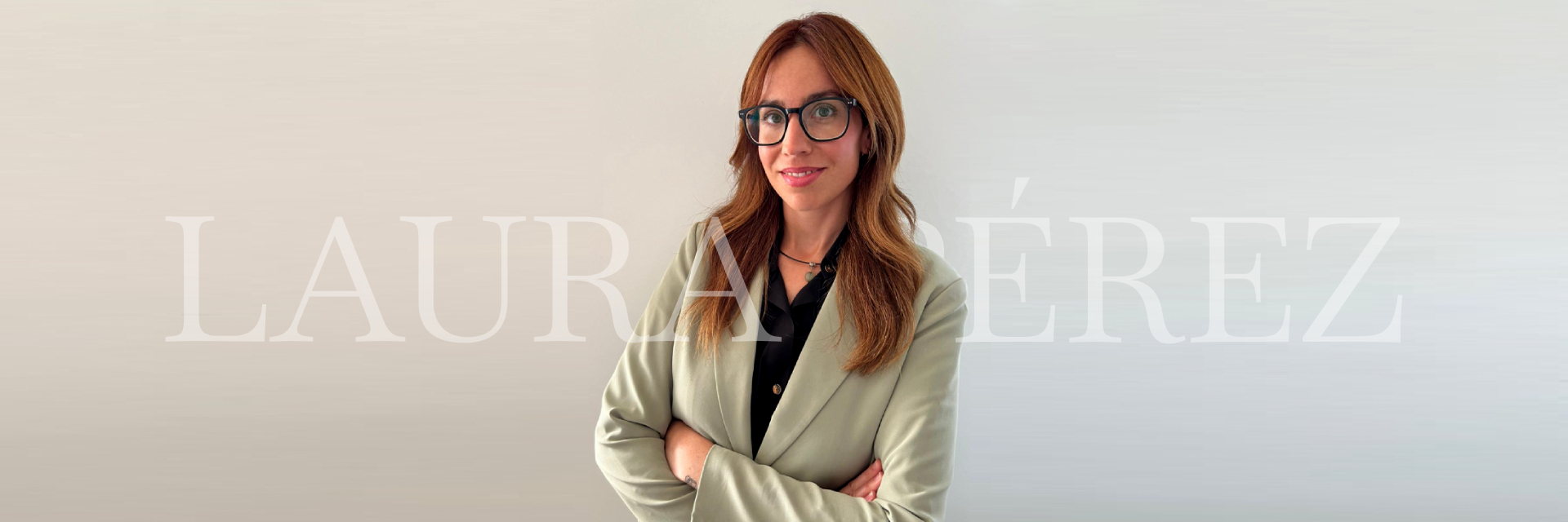 Laura Pérez es maquilladora - peluquera - estilista en VItoria-Gasteiz y fundadora de Aura de Luna